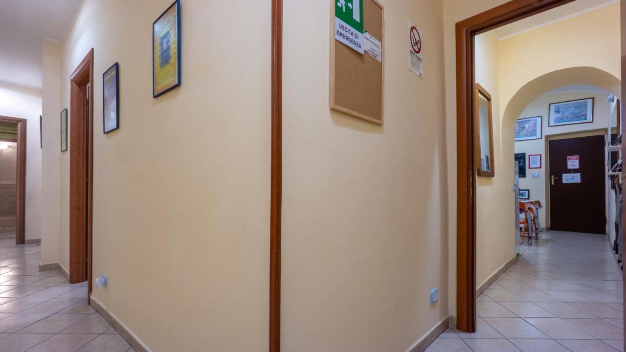Domenichino Guesthouse - Rome — Photos 2